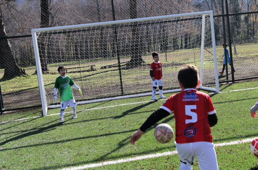  En Pucón Inauguran Nueva Cancha De Futbolito Sintética Para El Sector Rural De Quetroleufu